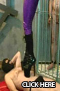 Domina Blackdiamoond Trampling durch Latex Göttin Domina Blackdiamoond